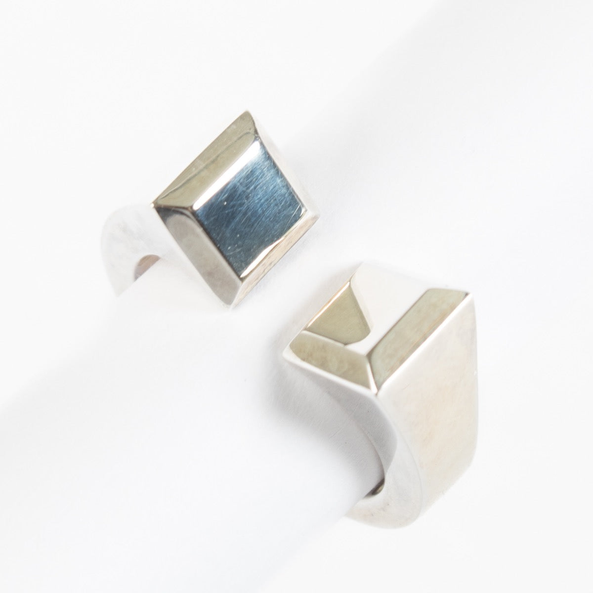 Authentic Preloved Hermès Clou de Forge Large Ring - Size 55 on labellov.com