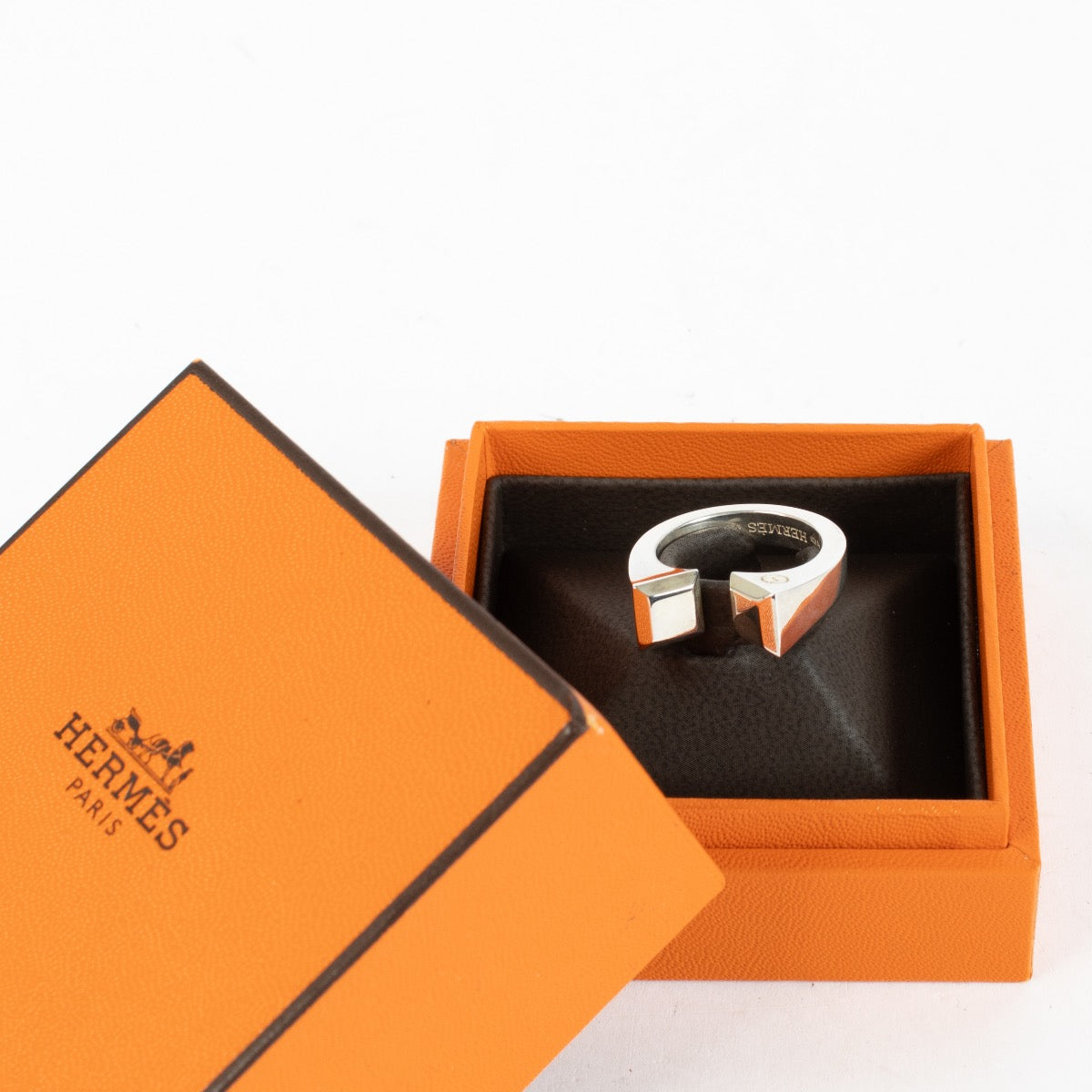 Authentic Preloved Hermès Clou de Forge Large Ring - Size 55 on labellov.com