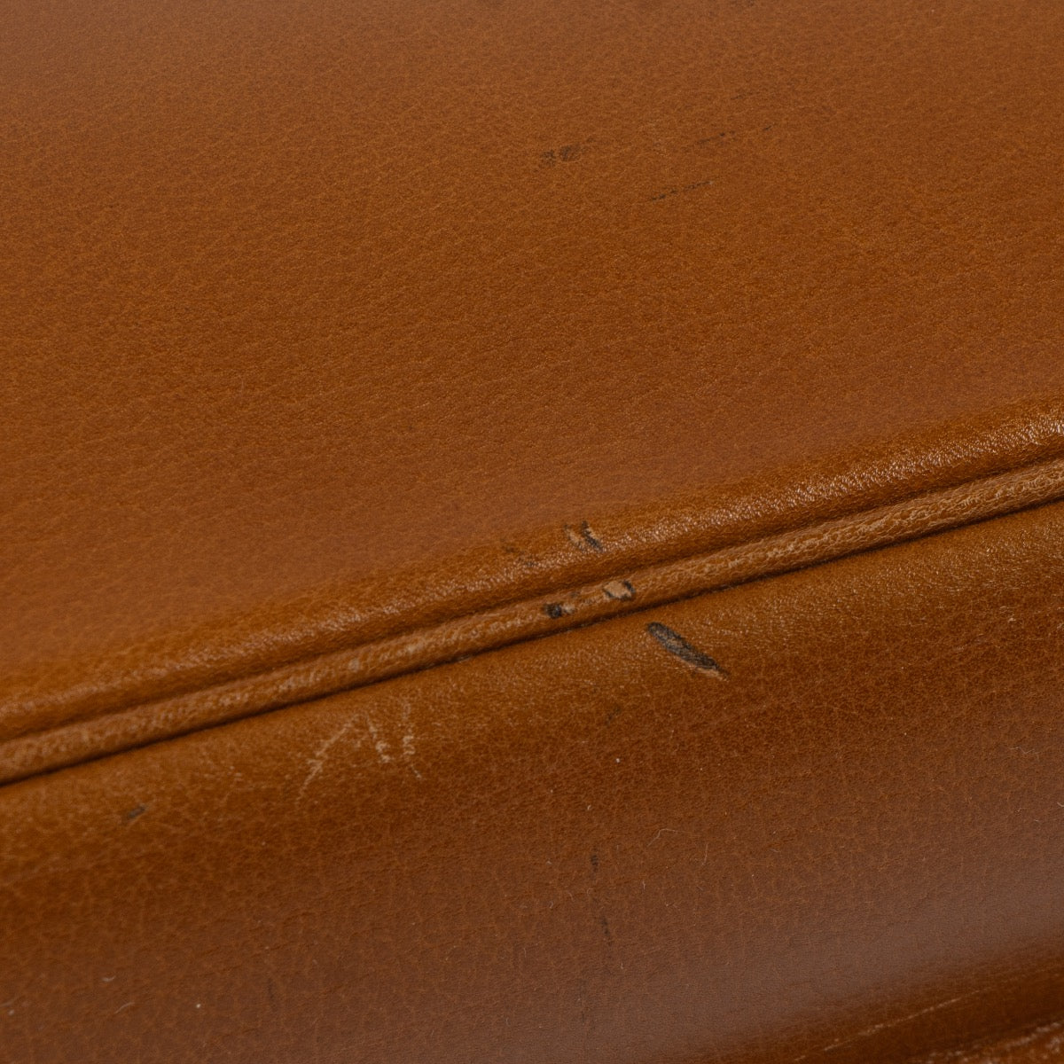 Shop 100% authentic second-hand Delvaux Cognac Grained Shoulder Bag on Labellov.com