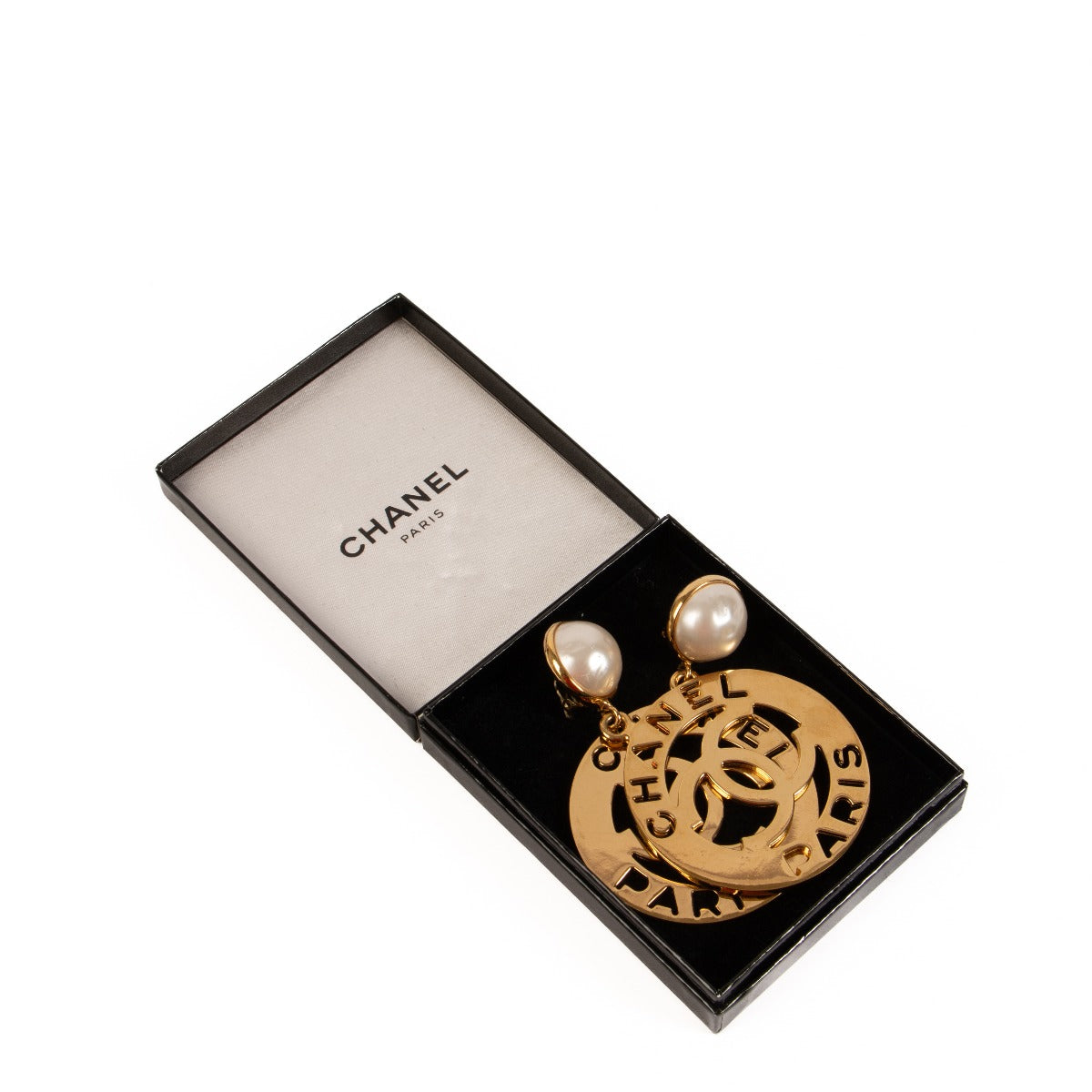 Shop 100% authentic second-hand Chanel Gold CC Earrings on Labellov.com