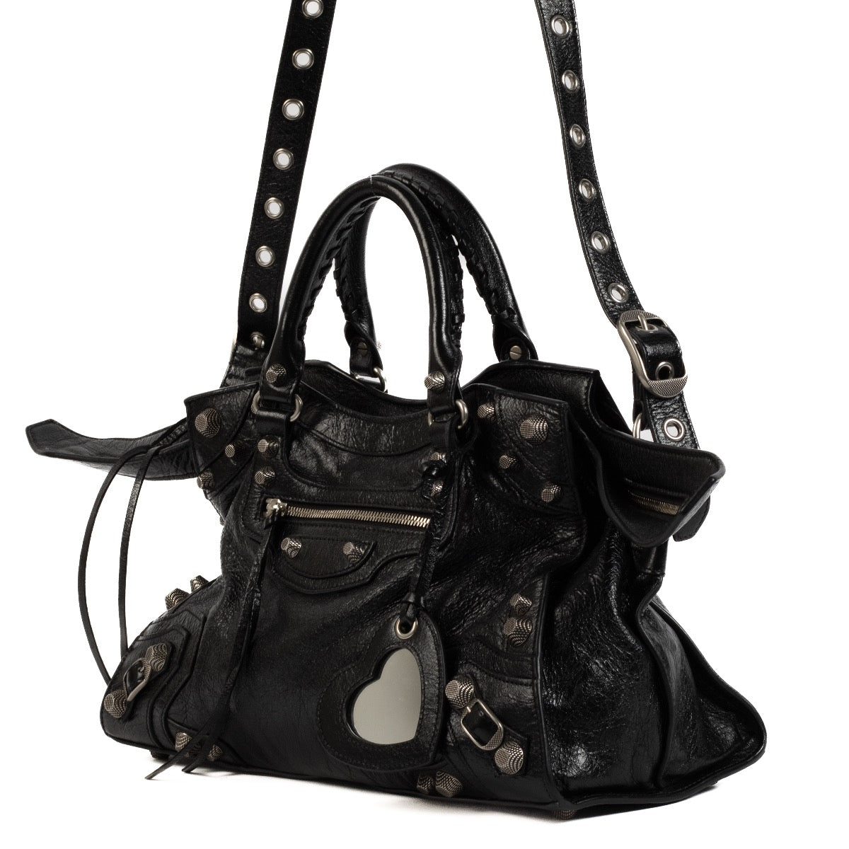 Balenciaga Black Neo Cagole City Bag for the best price at Labellov secondhand luxury in Antwerp, Knokke, Brussels and with worldwide shipping. Buy and sell your preloved and brand new designer bags for the best price online.