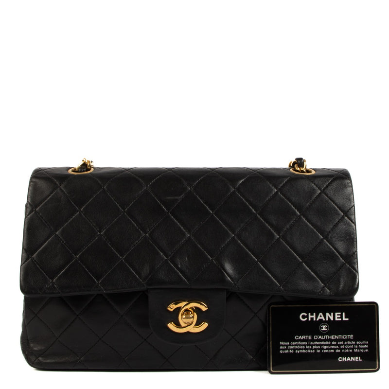 Shop safe online at Labellov in Antwerp, Brussels and Knokke this 100% authentic second hand Chanel Black Lambskin Medium Classic Flap Bag