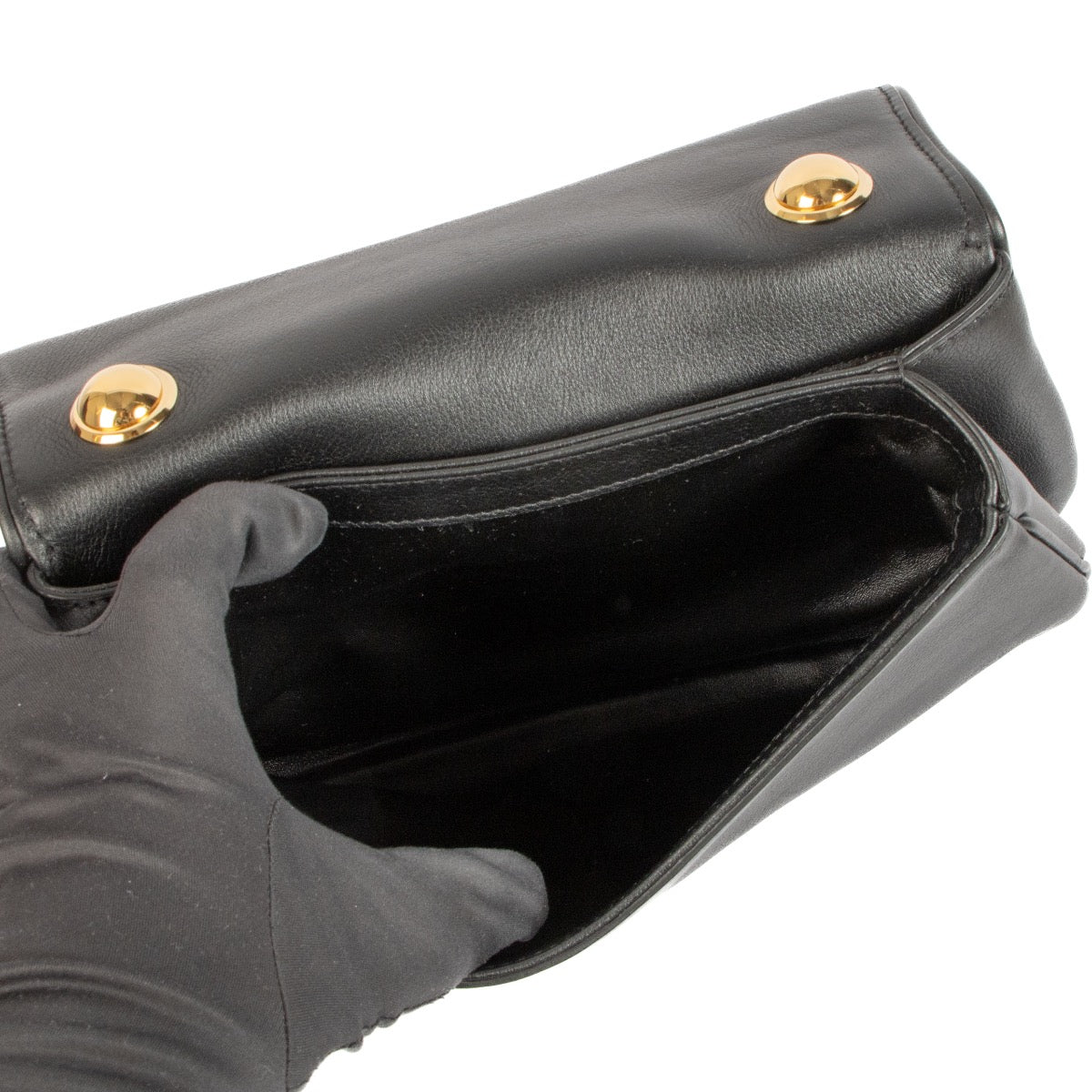 Shop safe online at Labellov in Antwerp, Brussels and Knokke this 100% authentic second hand Gucci Black Medium Blondie Crossbody