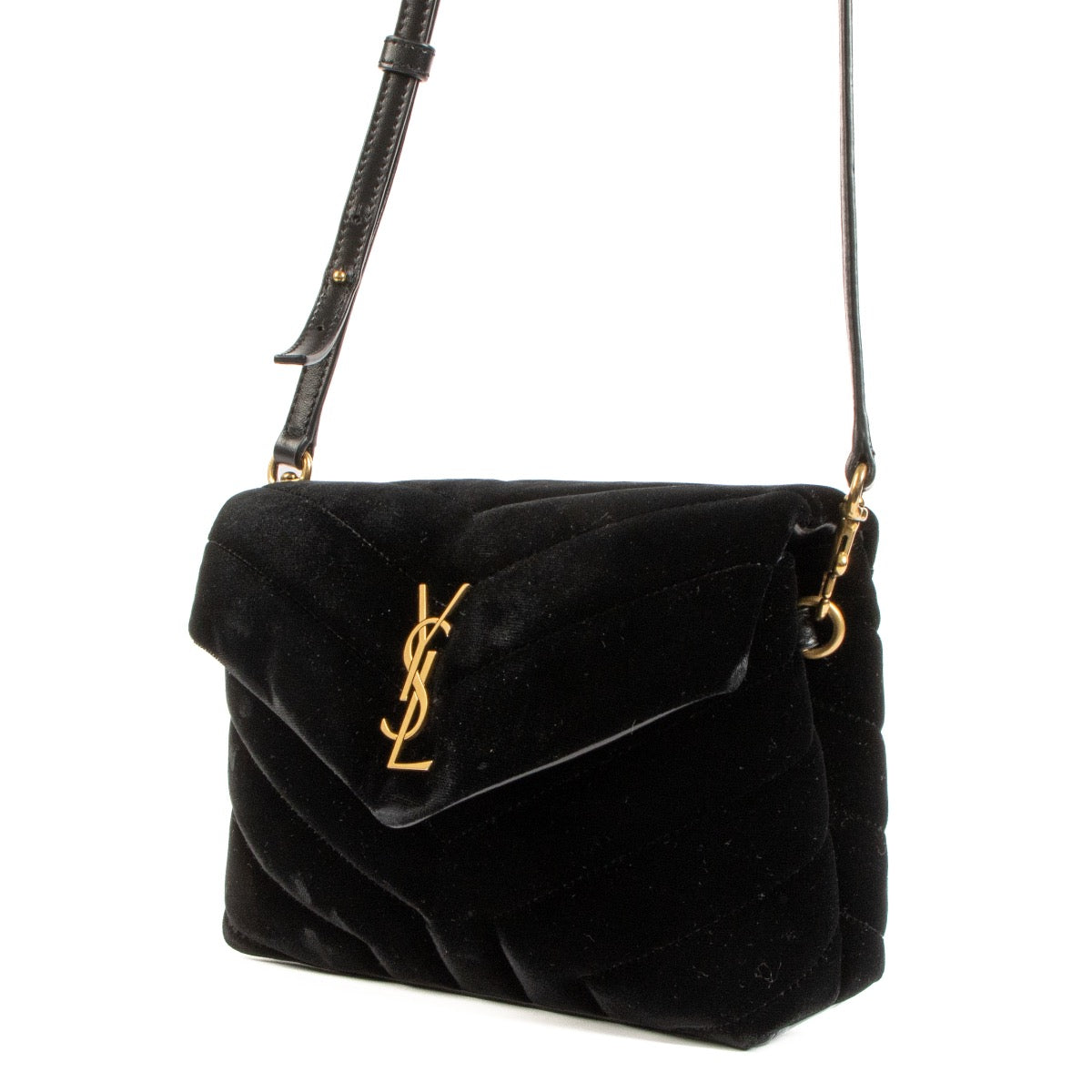 Shop safe online at Labellov in Antwerp, Brussels and Knokke this 100% authentic second hadn't Saint Laurent Black Velvet Loulou Toy Crossbody Bag
