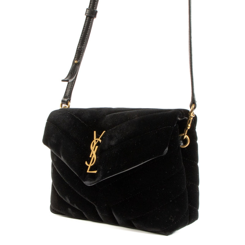 Shop safe online at Labellov in Antwerp, Brussels and Knokke this 100% authentic second hadn't Saint Laurent Black Velvet Loulou Toy Crossbody Bag