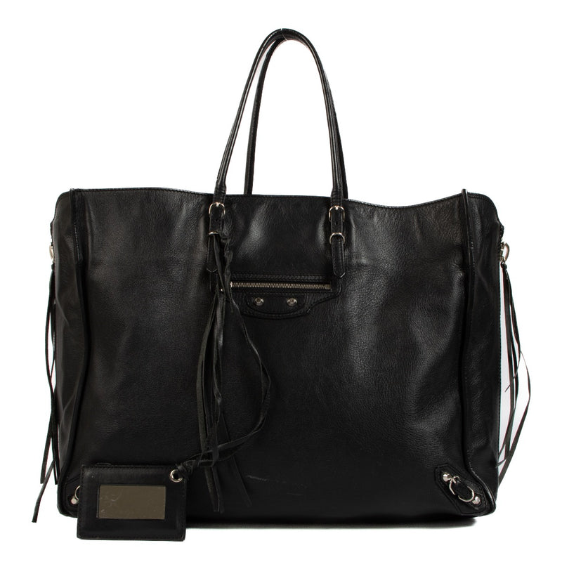 Shop safe online at Labellov in Antwerp, Brussels and Knokke this 100% authentic second hand Balenciaga Black Paper A4 Tote Bag