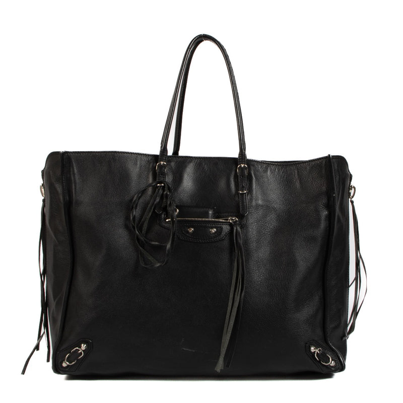 Shop safe online at Labellov in Antwerp, Brussels and Knokke this 100% authentic second hand Balenciaga Black Paper A4 Tote Bag