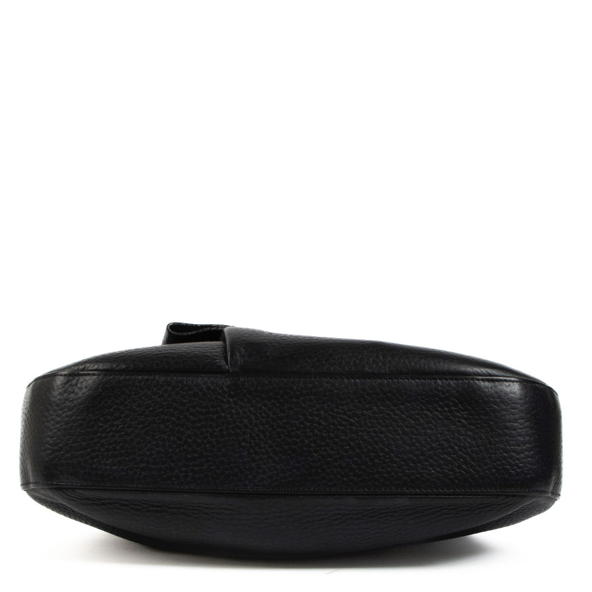 Shop safe online at Labellov in Antwerp, Brussels and Knokke this 100% authentic second hand Delvaux Navy Blue Leather Shoulder Bag