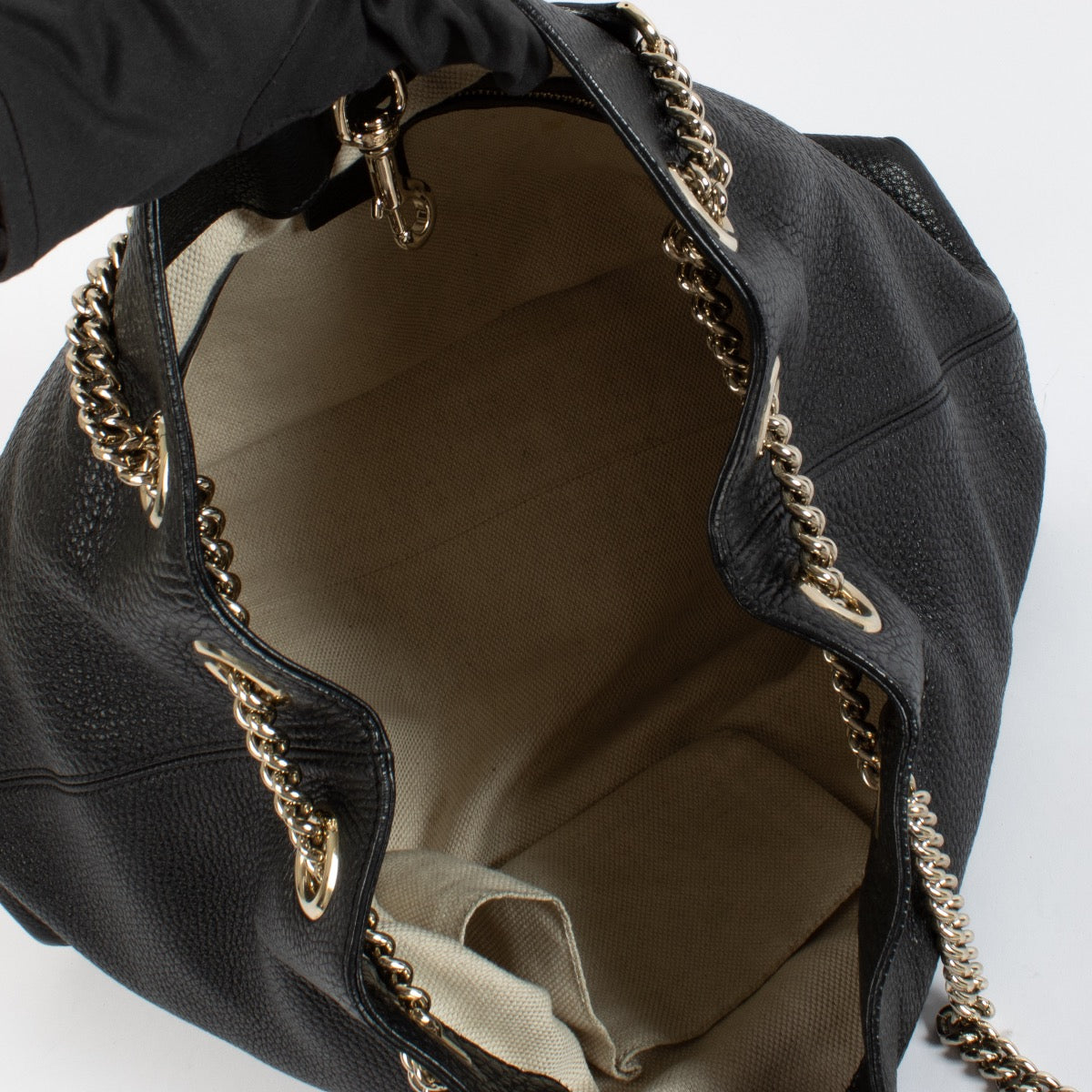 Shop 100% authentic second hand Gucci Black Soho Medium Hobo Shoulder Bag on Labellov.com