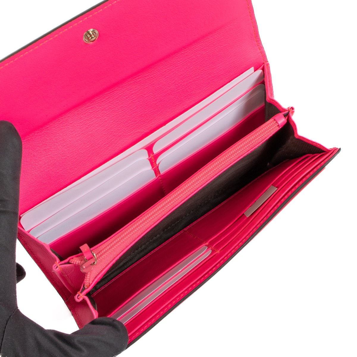 Shop 100% authentic second-hand Gucci GG Supreme Neon Pink Heart Continental Wallet on Labellov.com