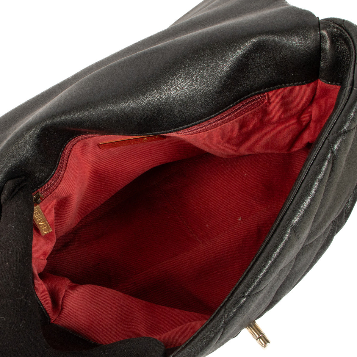 Sac à main Chanel 19 grand modèle en agneau brillant noir Chanel