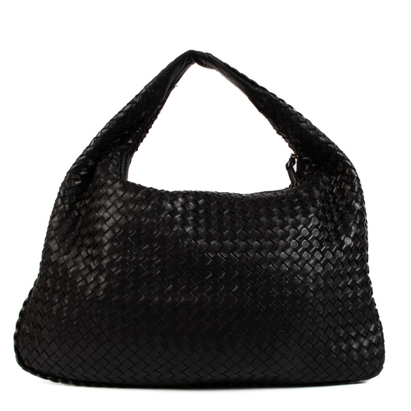 Shop safe online at Labellov in Antwerp, Brussels and Knokke this 100% authentic second hand Bottega Veneta Black Intrecciato Hobo Bag