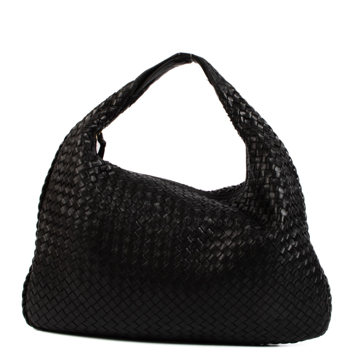 Shop safe online at Labellov in Antwerp, Brussels and Knokke this 100% authentic second hand Bottega Veneta Black Intrecciato Shoulder Bag