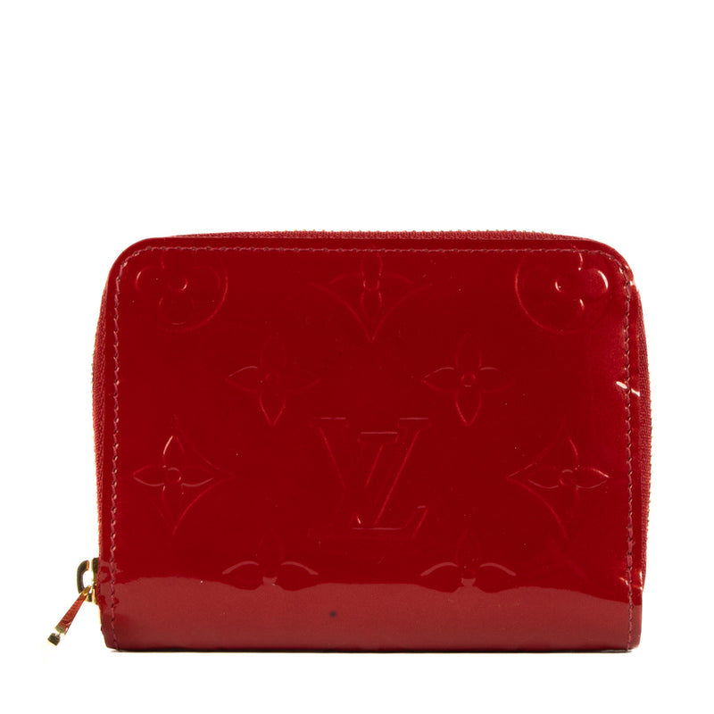 Buy authentic secondhand Louis Vuitton Cherry Patent Leather Wallet at Labellov vintage webshop for the lowest price. Koop authentieke tweedehands Louis Vuitton Cherry Patent Leather Wallet bij Labellov vintage webshop aan de laagste prijs.