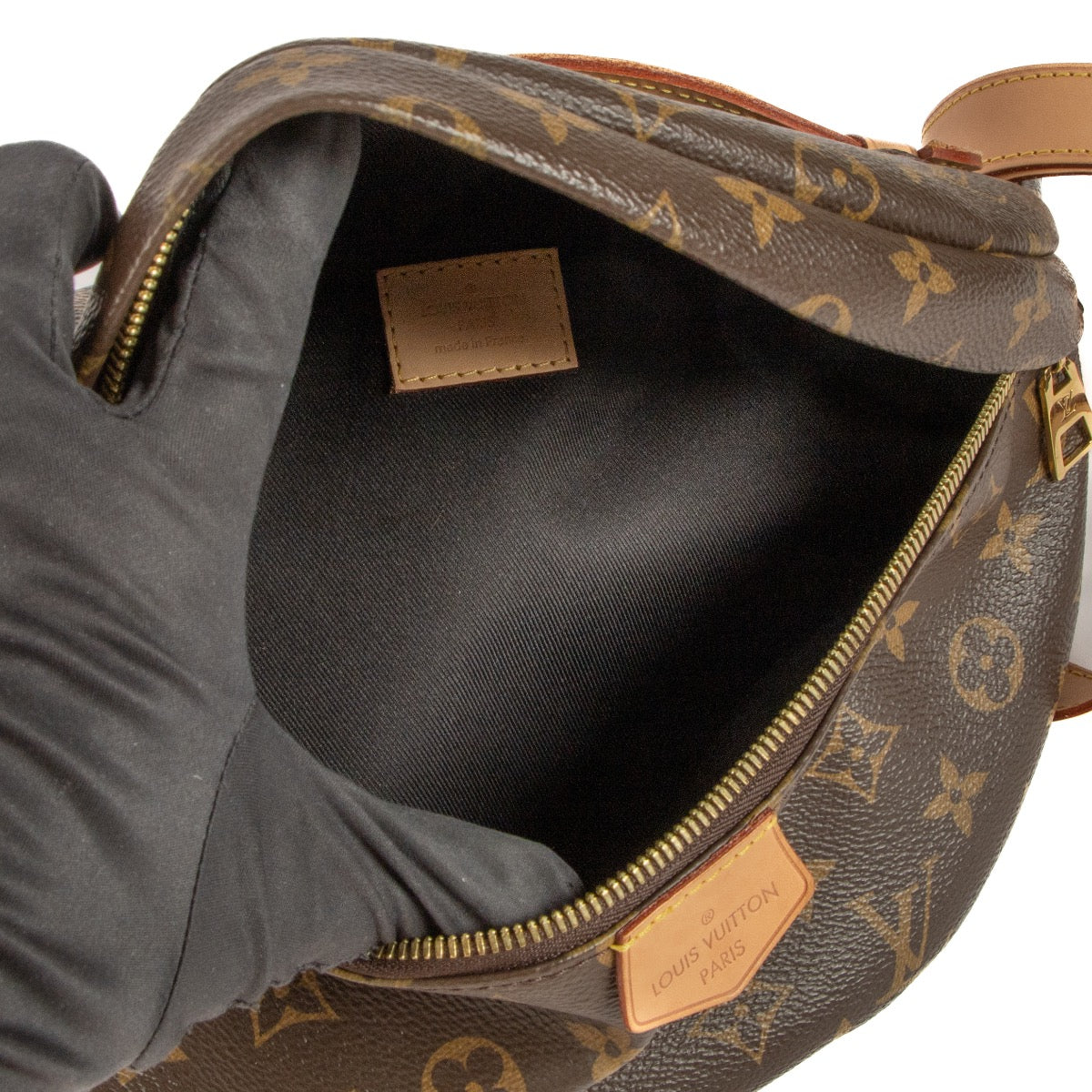 Shop 100% authentic second-hand Louis Vuitton Monogram Bumbag Crossbody on Labellov.com
