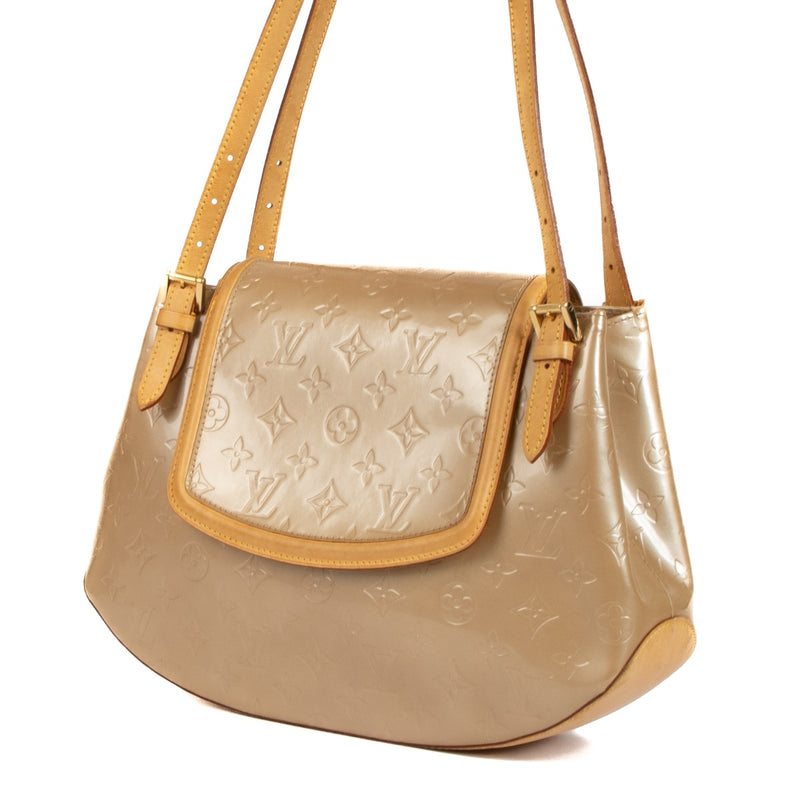 Shop 100% authentic second-hand Louis Vuitton Noisette Monogram Vernis Biscayne Bay GM Bag on Labellov.com