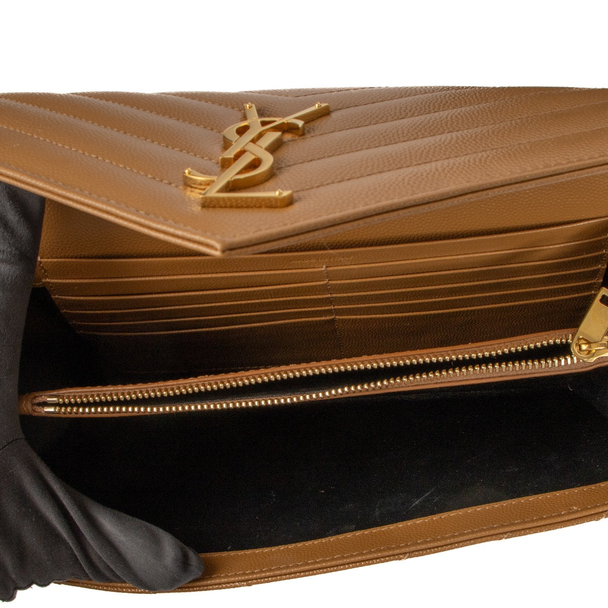 Buy real authentic Saint Laurent Cognac Cassandre Chain Wallet in very good condition at Labellov.com or in Brussels, Knokke and Brussels