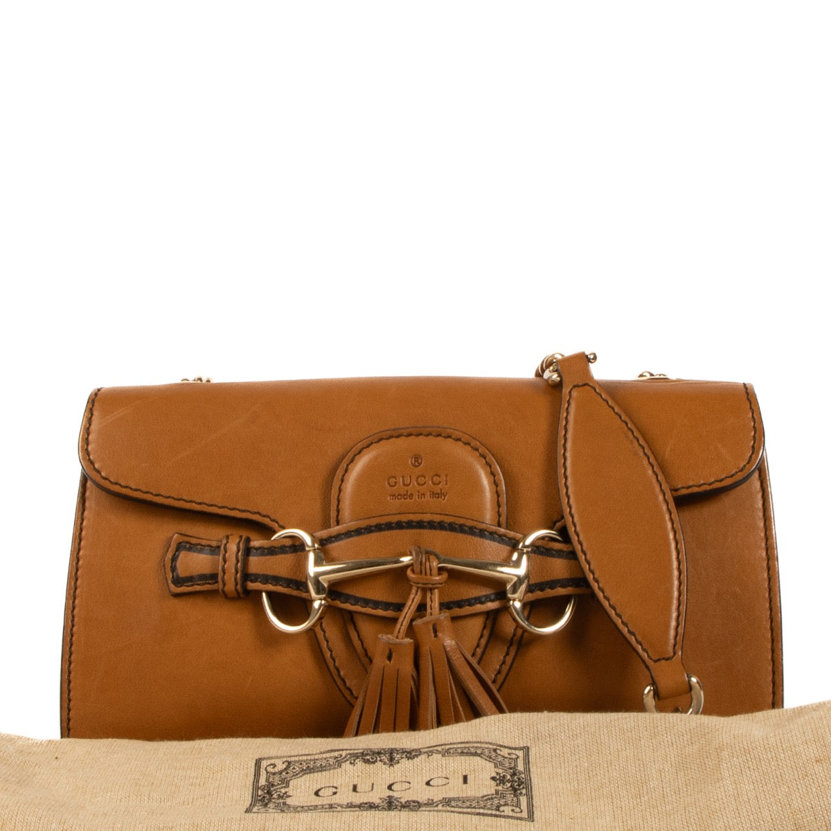 Shop safe online at Labellov in Antwerp, Brussels and Knokke this 100% authentic second hand Gucci Camel Emily Mini Chain Crossbody Bag