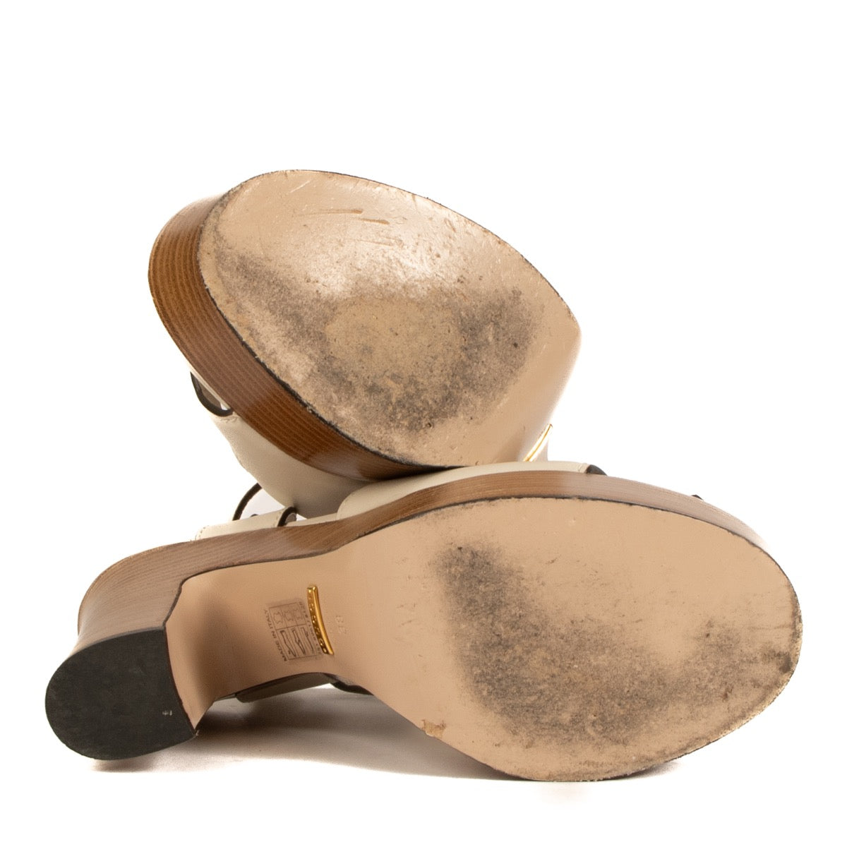 Shop 100% authentic second-hand Gucci Cream Interlocking G Platform Sandals on Labellov.com