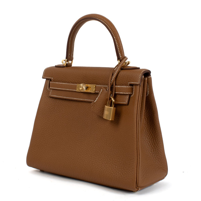 Authentic second hand brand new Hermès Kelly 25 Gold Togo GHW on www.labellov.com