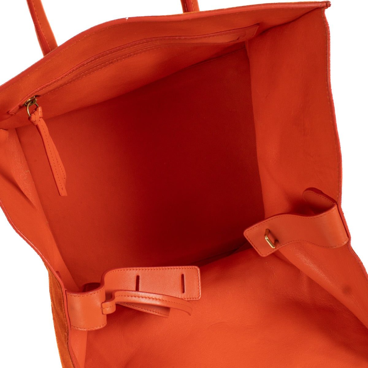 Shop safe online at Labellov in Antwerp, Brussels and Knokke this 100% authentic second hand Celine Orange Suede Luggage Phantom Medium Bag