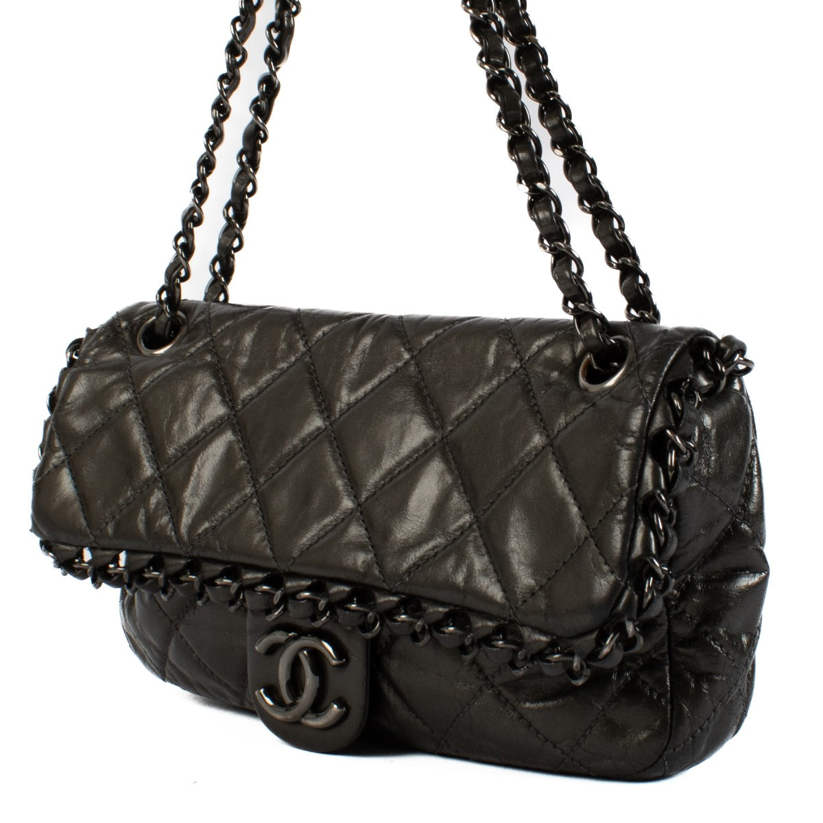 Shop safe online at Labellov in Antwerp, Brussels and Knokke this 100% authentic second hand Chanel Metallic Calfskin Small Chain Me Flap Bag