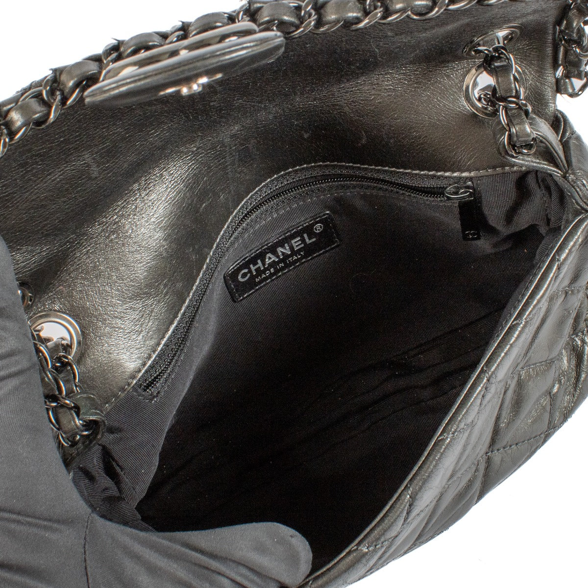 Sac à rabat Chanel Chain Me petit modèle en veau métallisé