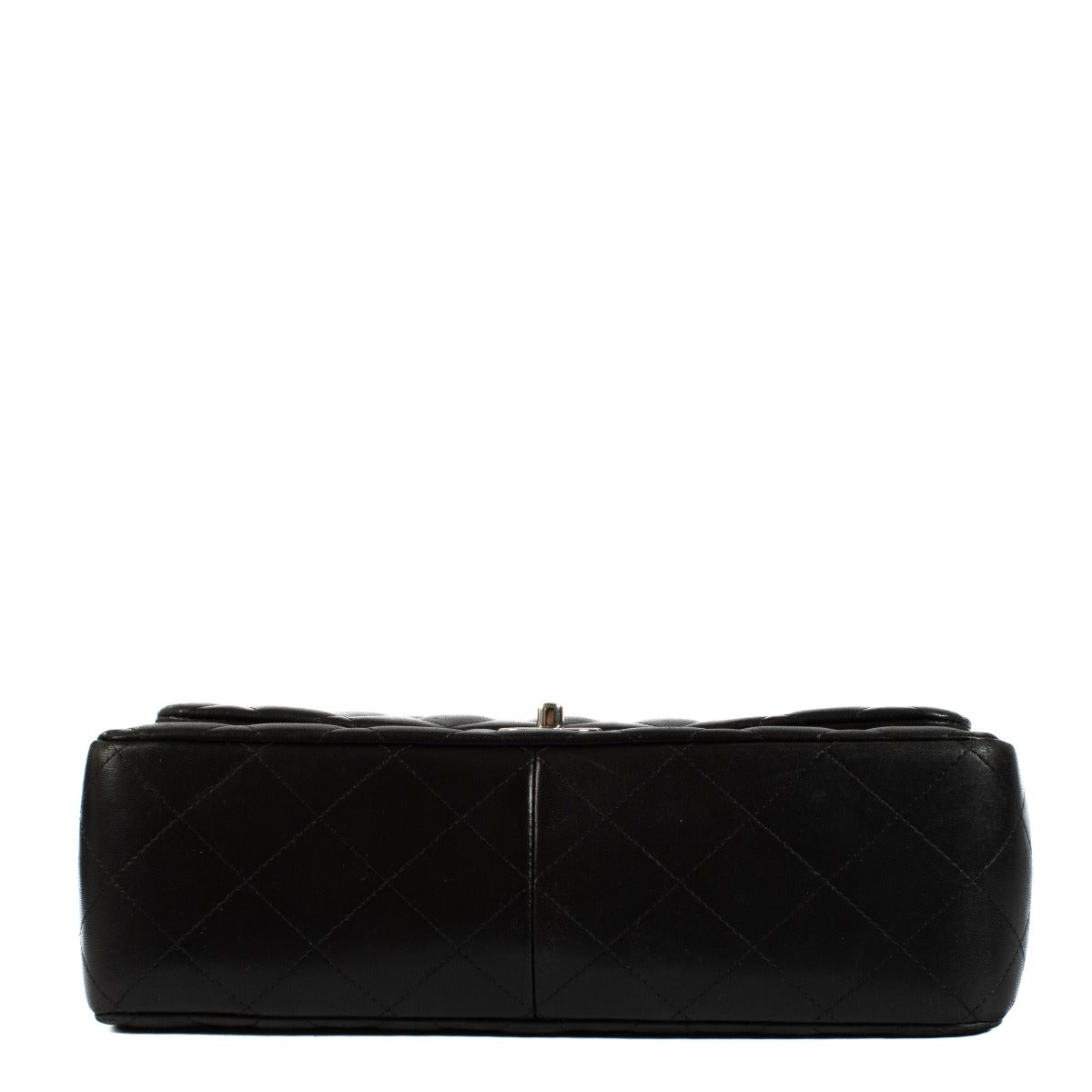 Shop safe online at Labellov in Antwerp, Brussels and Knokke this 100% authentic second hand Chanel Black Jumbo Classic Flap Bag