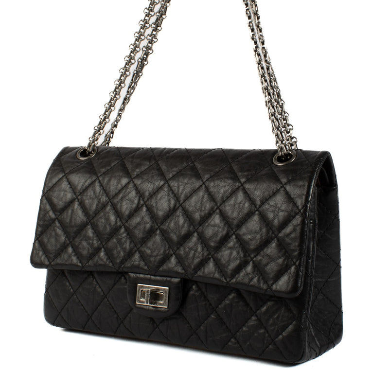 Shop safe online at Labellov in Antwerp, Brussels and Knokke this 100% authentic second hand Chanel Black Calfskin Large Reissue 2.55 Flap Bag
