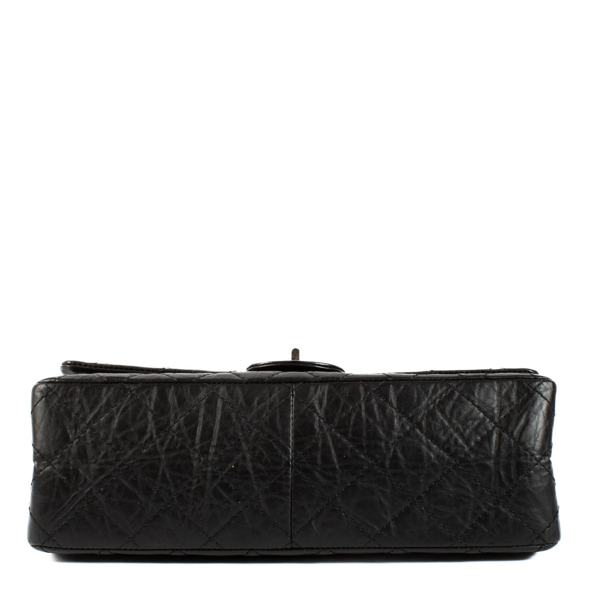 Shop safe online at Labellov in Antwerp, Brussels and Knokke this 100% authentic second hand Chanel Black Calfskin Large Reissue 2.55 Flap Bag