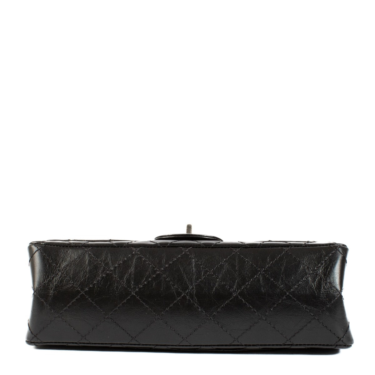 Shop safe online at Labellov in Antwerp, Brussels and Knokke this 100% authentic second hand Chanel Black Calfskin Medium Reissue 2.55 Flap Bag
