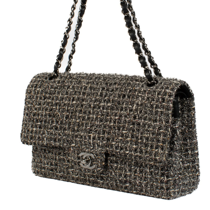 Shop safe online at Labellov in Antwerp, Brussels and Knokke this 100% authentic second hand Chanel Tinsel Tweed Classic Flap Bag