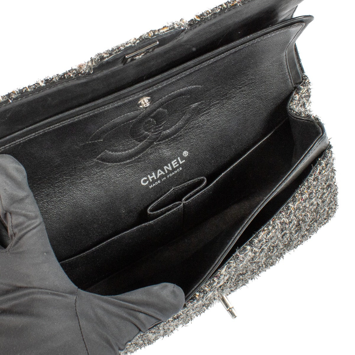Shop safe online at Labellov in Antwerp, Brussels and Knokke this 100% authentic second hand Chanel Tinsel Tweed Classic Flap Bag