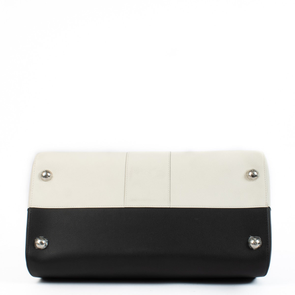Shop safe online at Labellov in Antwerp, Brussels and Knokke this 100% authentic second hand Delvaux Black & White Brillant GM Bag