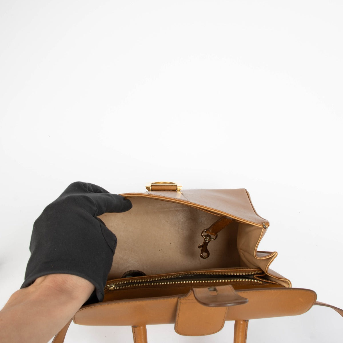Shop this 100% authentic Delvaux Cognac Brillant MM with Gold Hardware at Labellov.com