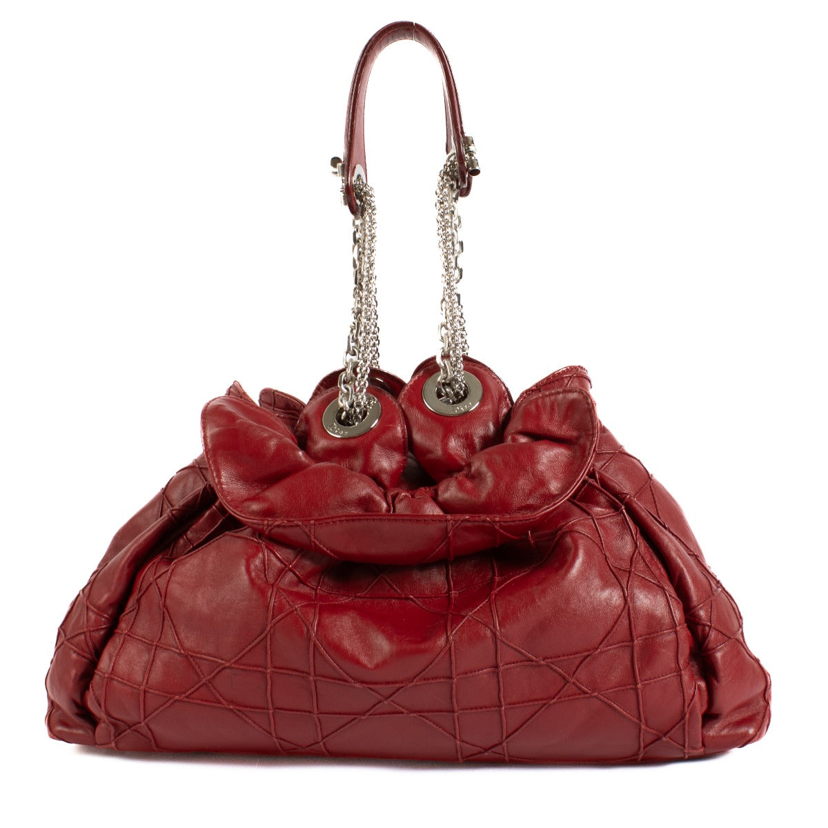 Shop safe online at Labellov in Antwerp, Brussels and Knokke this 100% authentic second hand Christian Dior Burgundy Le Trente Bag