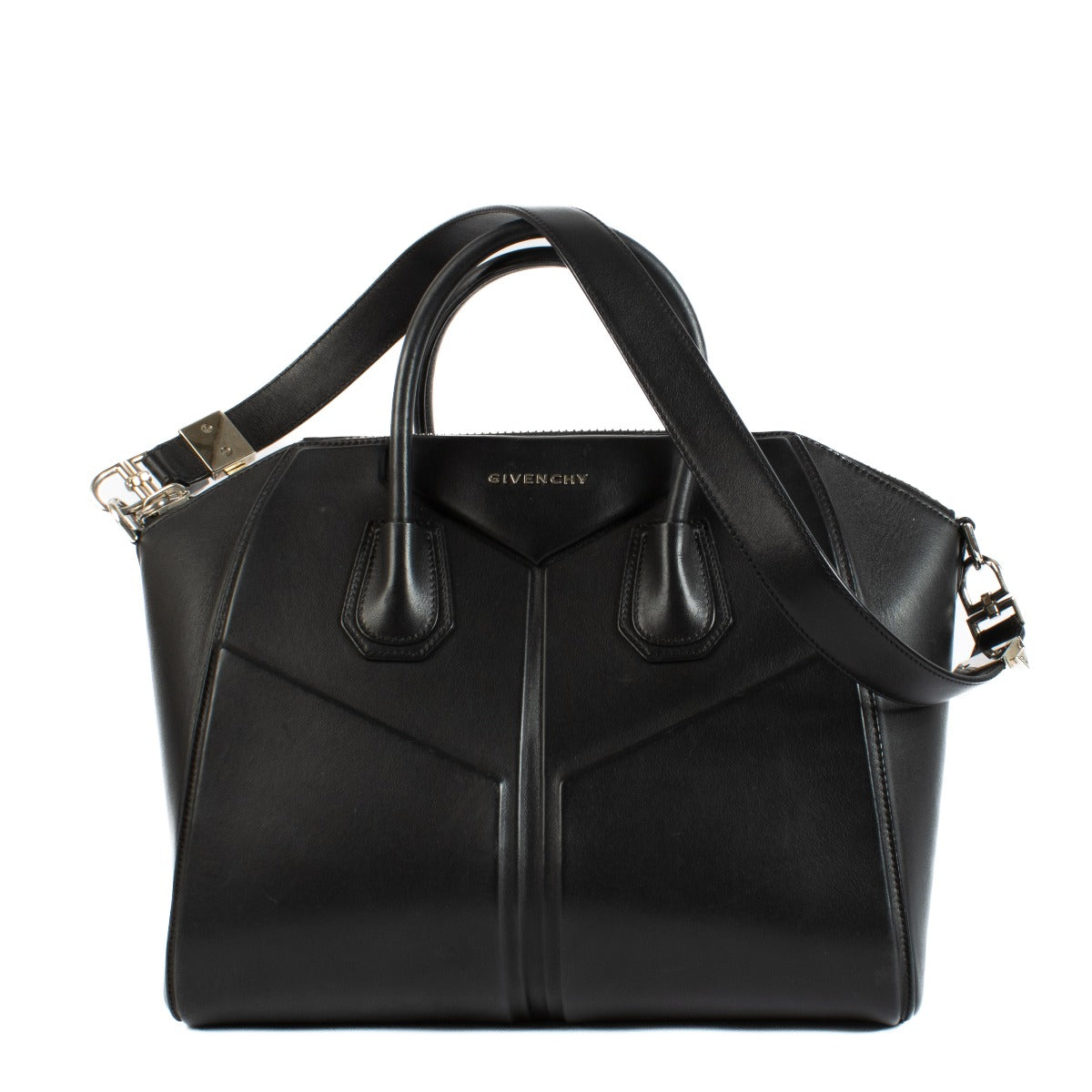 Shop safe online at Labellov in Antwerp, Brussels and Knokke this 100% authentic second hand Givenchy Black Leather Medium Antigona 3D Bag