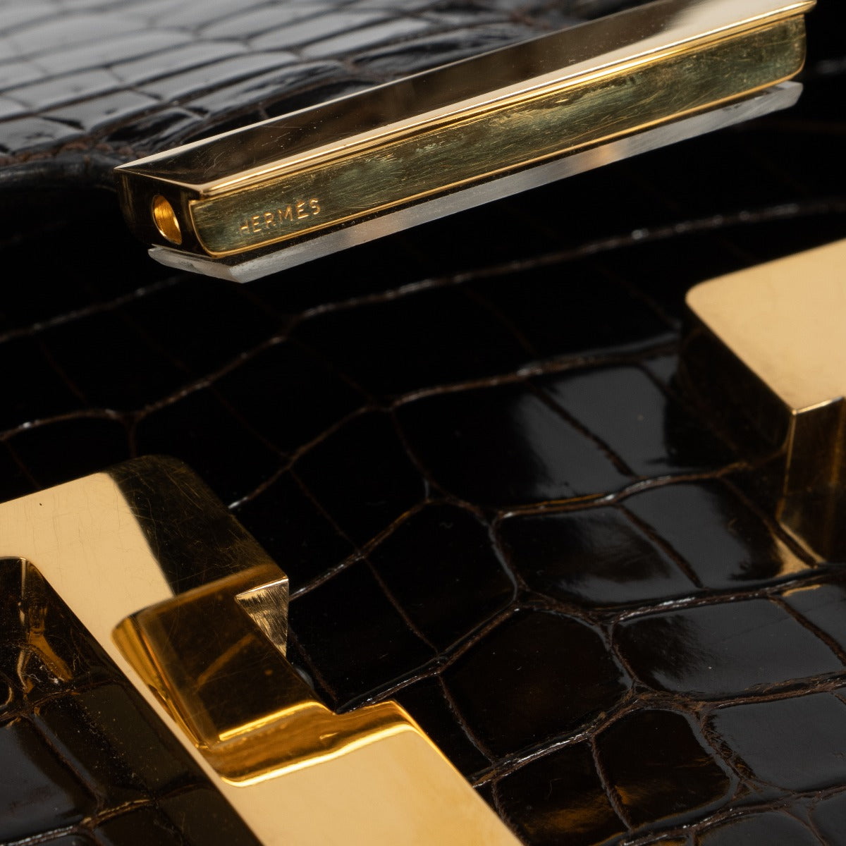 Hermès Constance 23 Bruin Porosus Krokodil GHW
