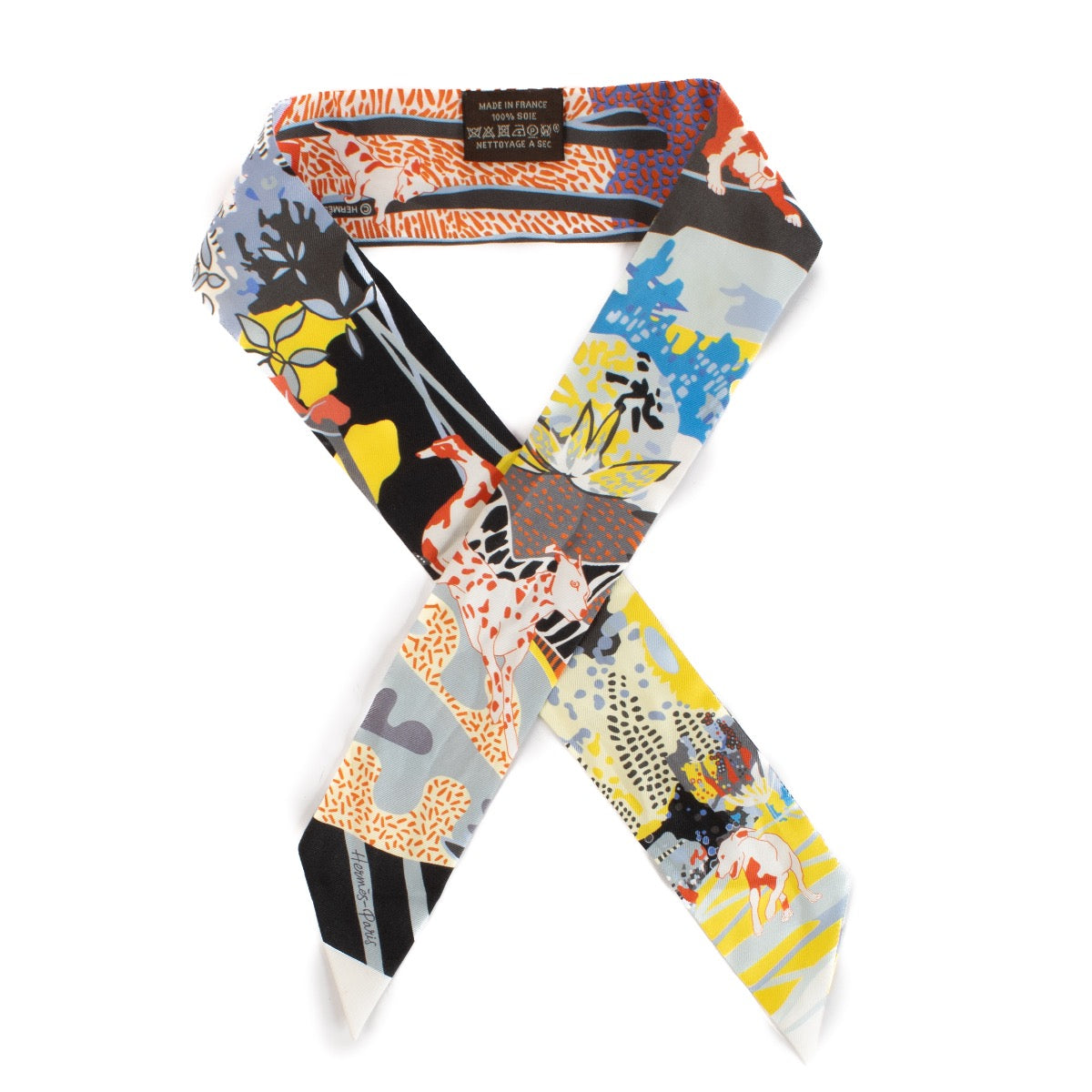 Shop safe online at Labellov in Antwerp, Brussels and Knokke this 100% authentic second hand Hermès Multicolor En Liberte Silk Twilly