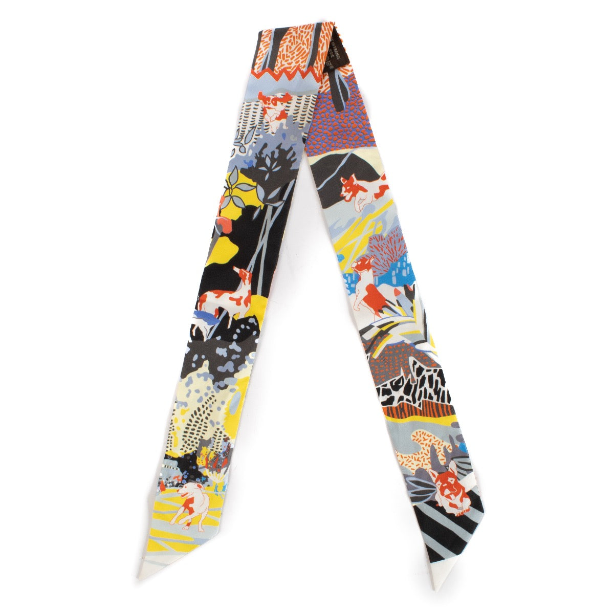 Shop safe online at Labellov in Antwerp, Brussels and Knokke this 100% authentic second hand Hermès Multicolor En Liberte Silk Twilly