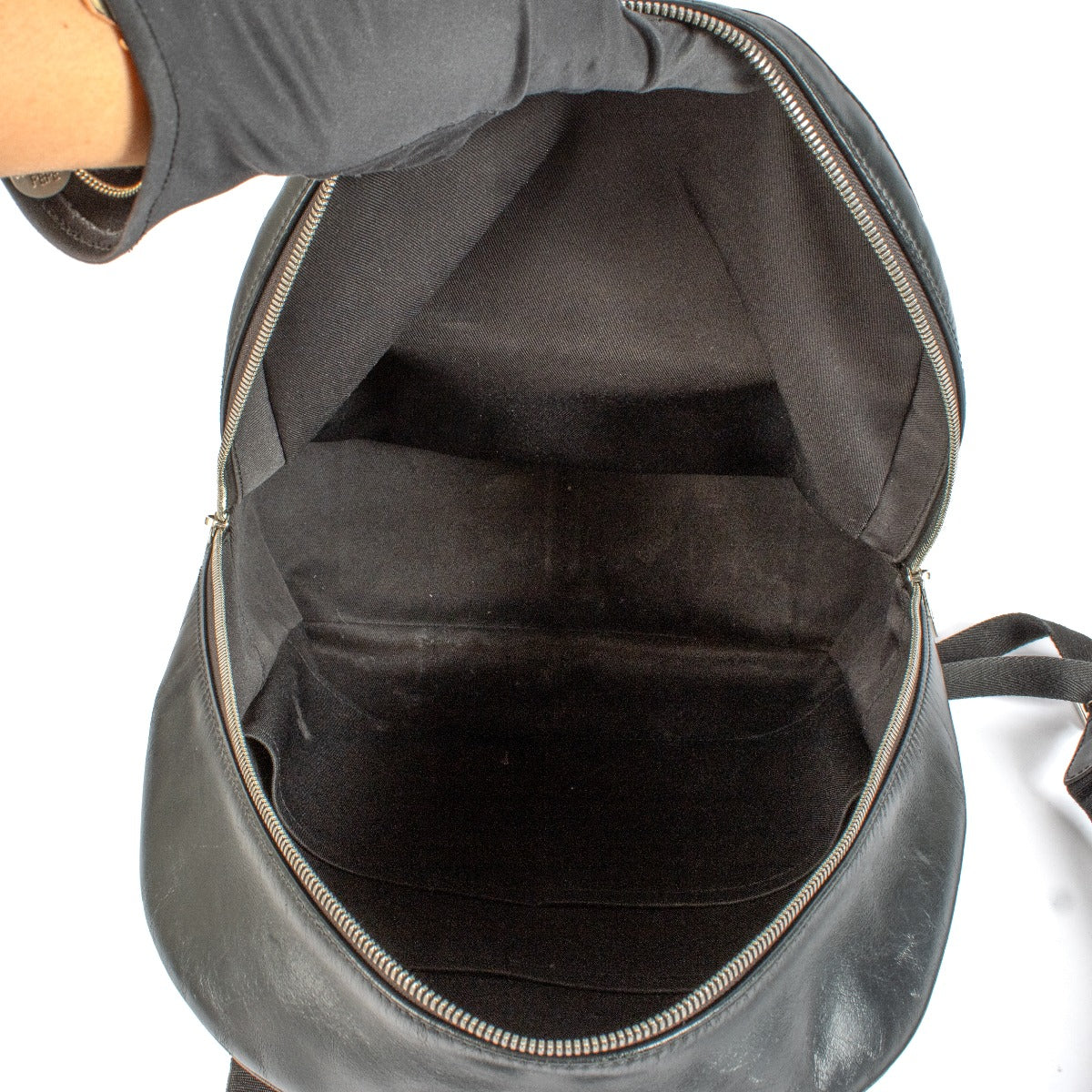 Shop safe online at Labellov in Antwerp, Brussels and Knokke this 100% authentic second hand Louis Vuitton Grey Damier Graphite Josh Backpack