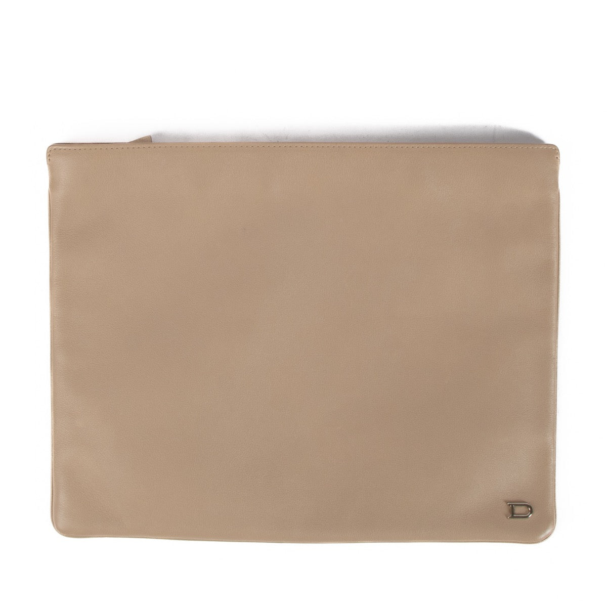 Shop now your favourite 100% authentic Delvaux Clutch at Labellov.