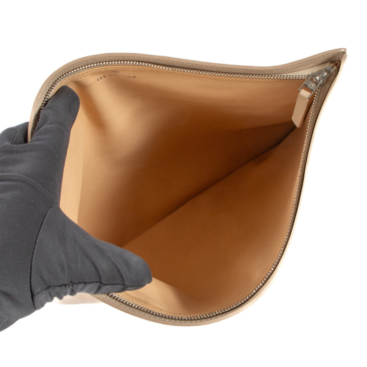 Shop now your favourite 100% authentic Delvaux Clutch at Labellov.