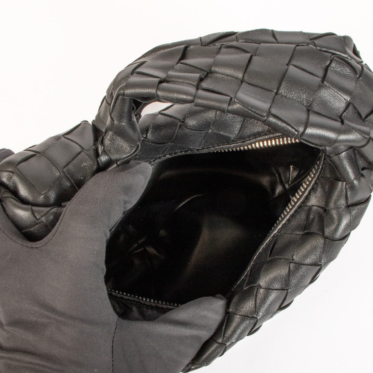 shop 100% authentic second hand Bottega Veneta Black Mini Jodie bag on Labellov.com