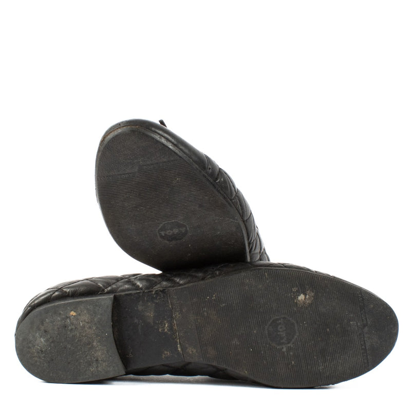 Shop safe online at Labellov in Antwerp, Brussels and Knokke this 100% authentic second hand Chanel Black CC Bow Ballerinas - Size 38