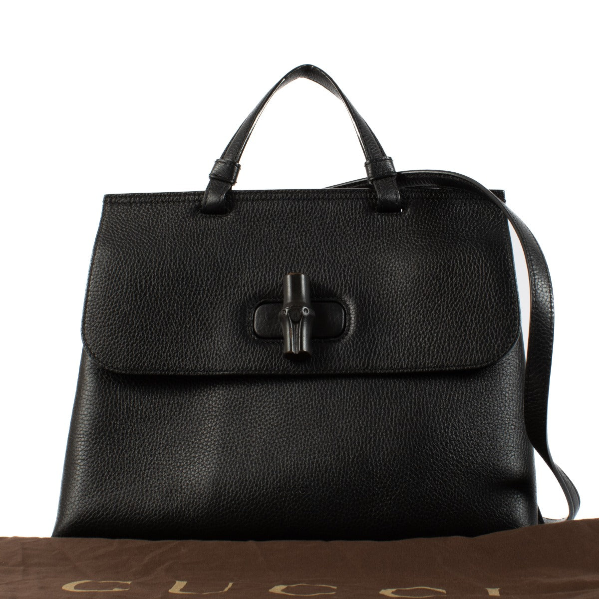 Shop safe online at Labellov in Antwerp, Brussels and Knokke this 100% authentic second hand Gucci Black Leather Bamboo Daily Shoulder Bag