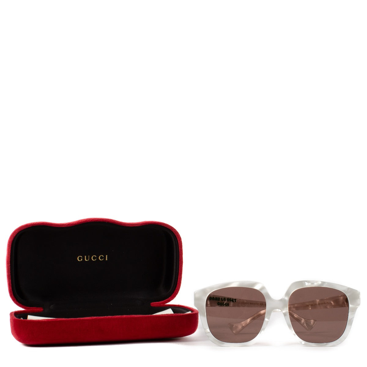 Shop safe online at Labellov in Antwerp, Brussels and Knokke this 100% authentic second hand Gucci GG1376SA White Squared Sunglasses