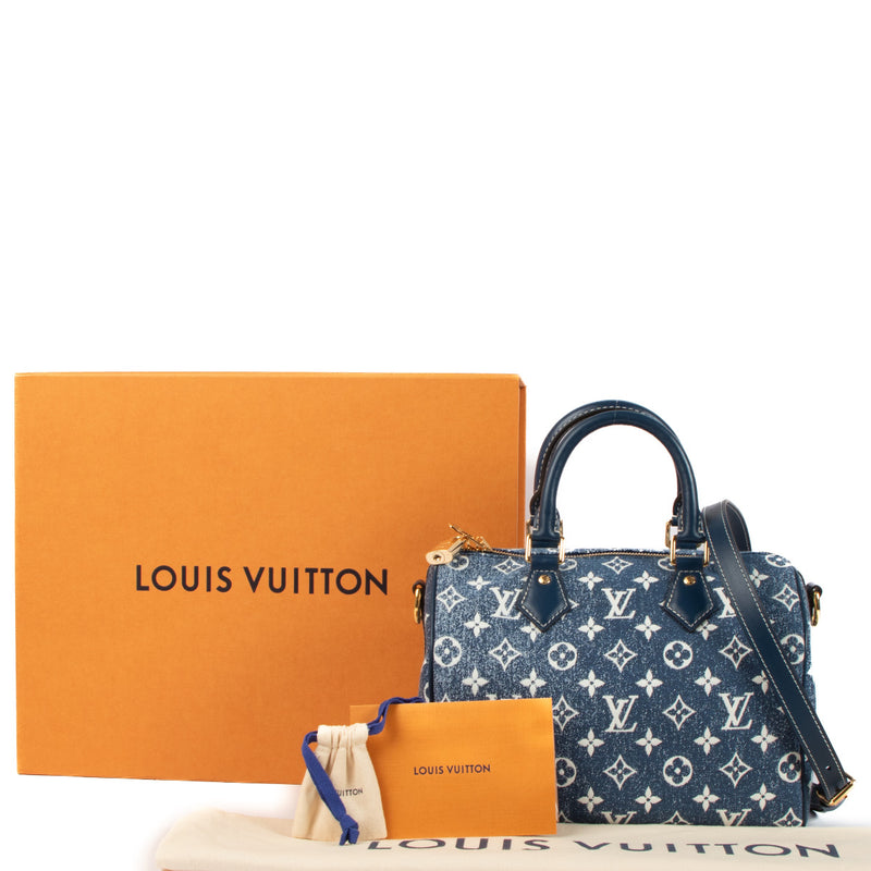 Louis Vuitton Denim Speedy Bandoulière 25 aan de beste prijs bij Labellov tweedehands luxe in Antwerpen en Knokke. Koop en verkoop steeds aan de beste prijs.