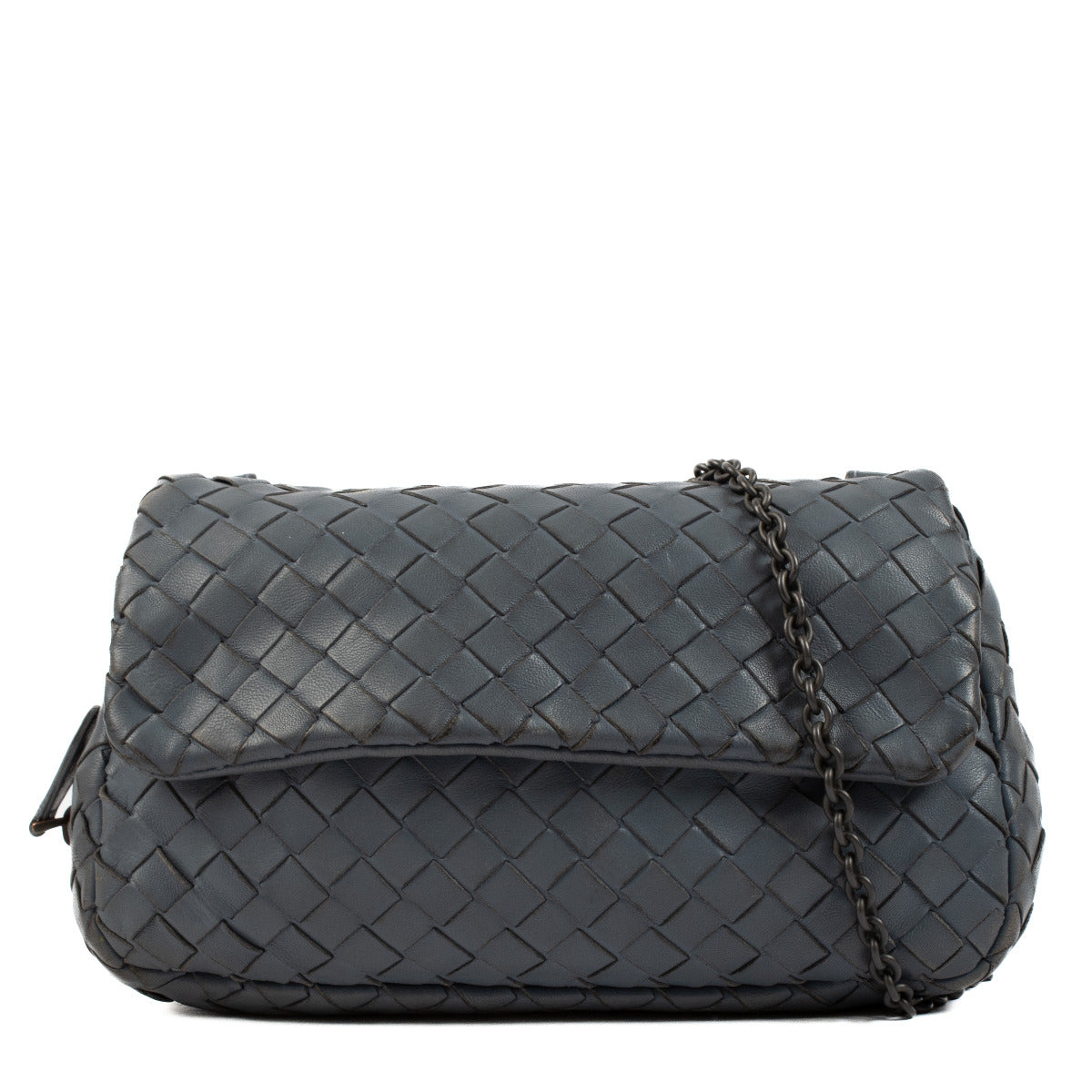 Bottega Veneta Blue Small Crossbody Bag aan de beste prijs bij Labellov tweedehands luxe in Antwerpen en Knokke. Wij kopen en verkopen aan de beste prijs.