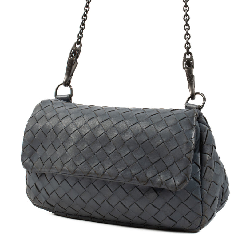 Bottega Veneta Blue Small Crossbody Bag aan de beste prijs bij Labellov tweedehands luxe.